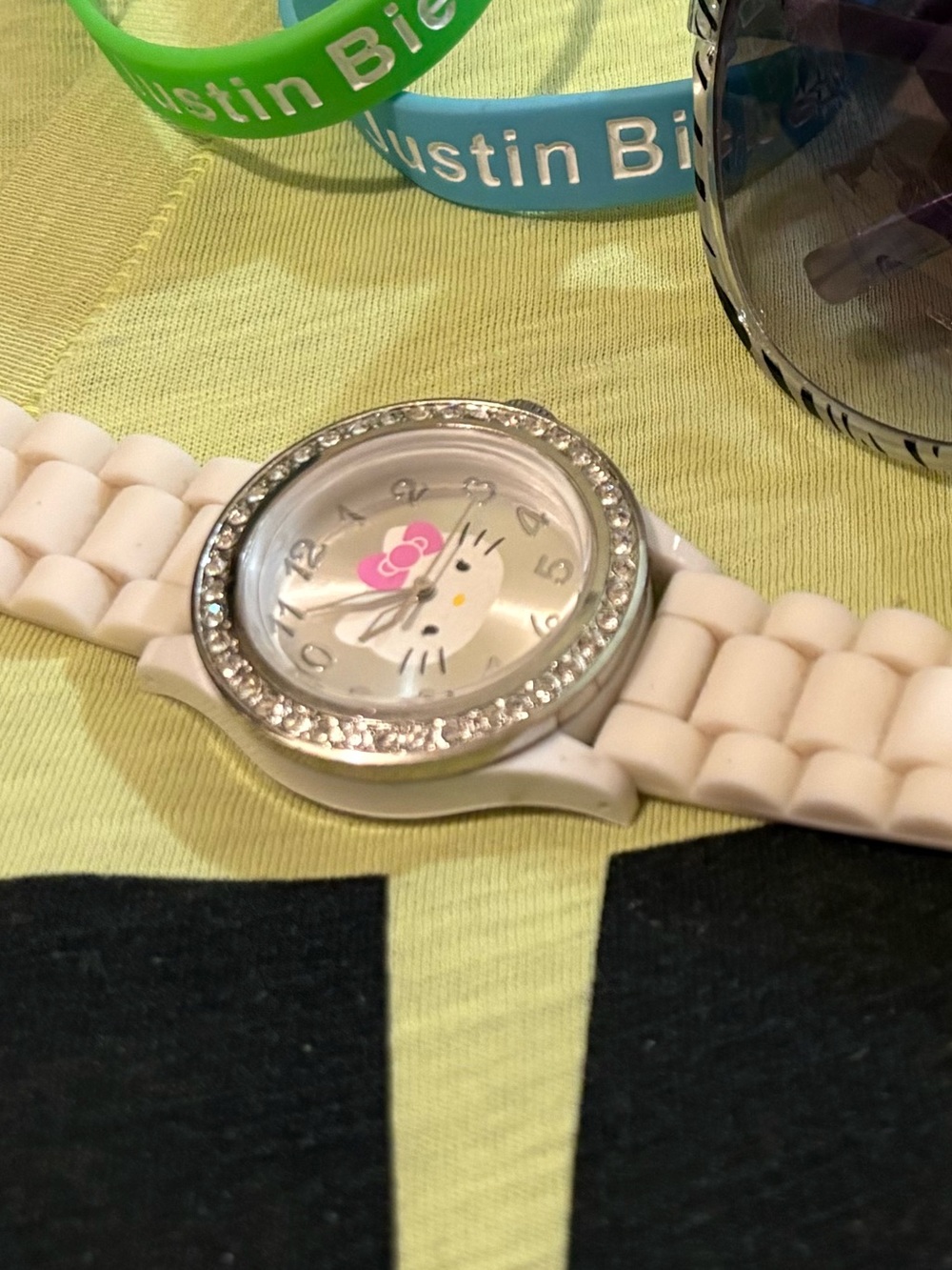 Hello Kitty Y2K White Watch with Rhinestones